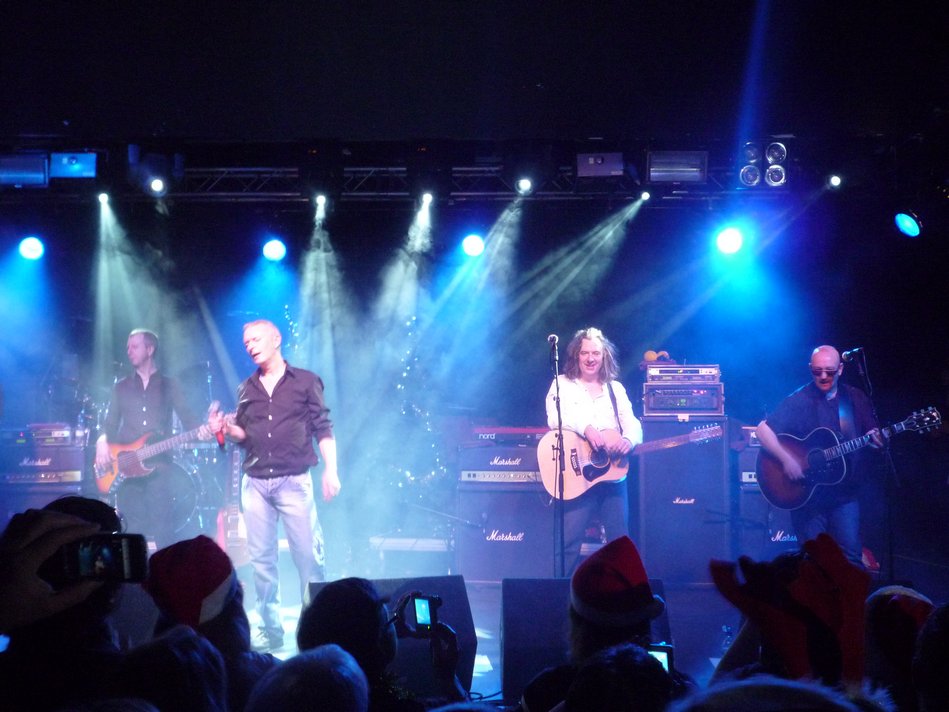thunder_xmas_show_nottingham_rock_city_2011-12-21 22-36-00 kieron atkinson